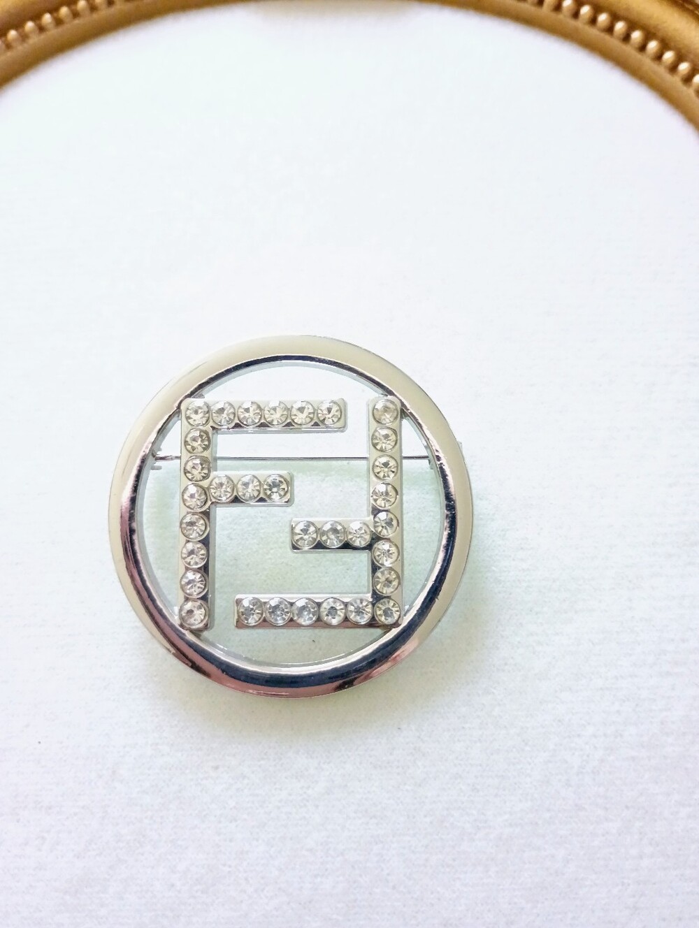 New Crystal-Embellished Silver Brooche Pin